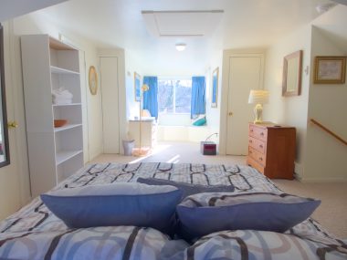 526 King George Ave SW – Attic Bedroom with View of Mountains/Walk-In Closets//available July 1 to October 28